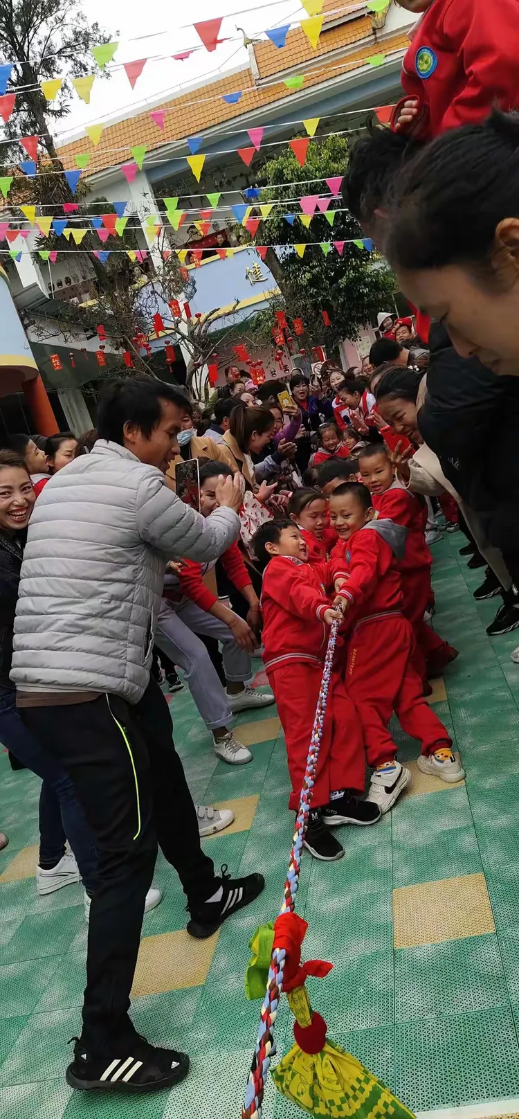 关于清晨体能课后,奥兰多魔术队长鼓劲备战国王杯,引发热议,训练强度明显提升的信息 关于清晨体能课后,奥兰多魔术队长鼓劲备战国王杯,引发热议,训练强度明显提升的信息