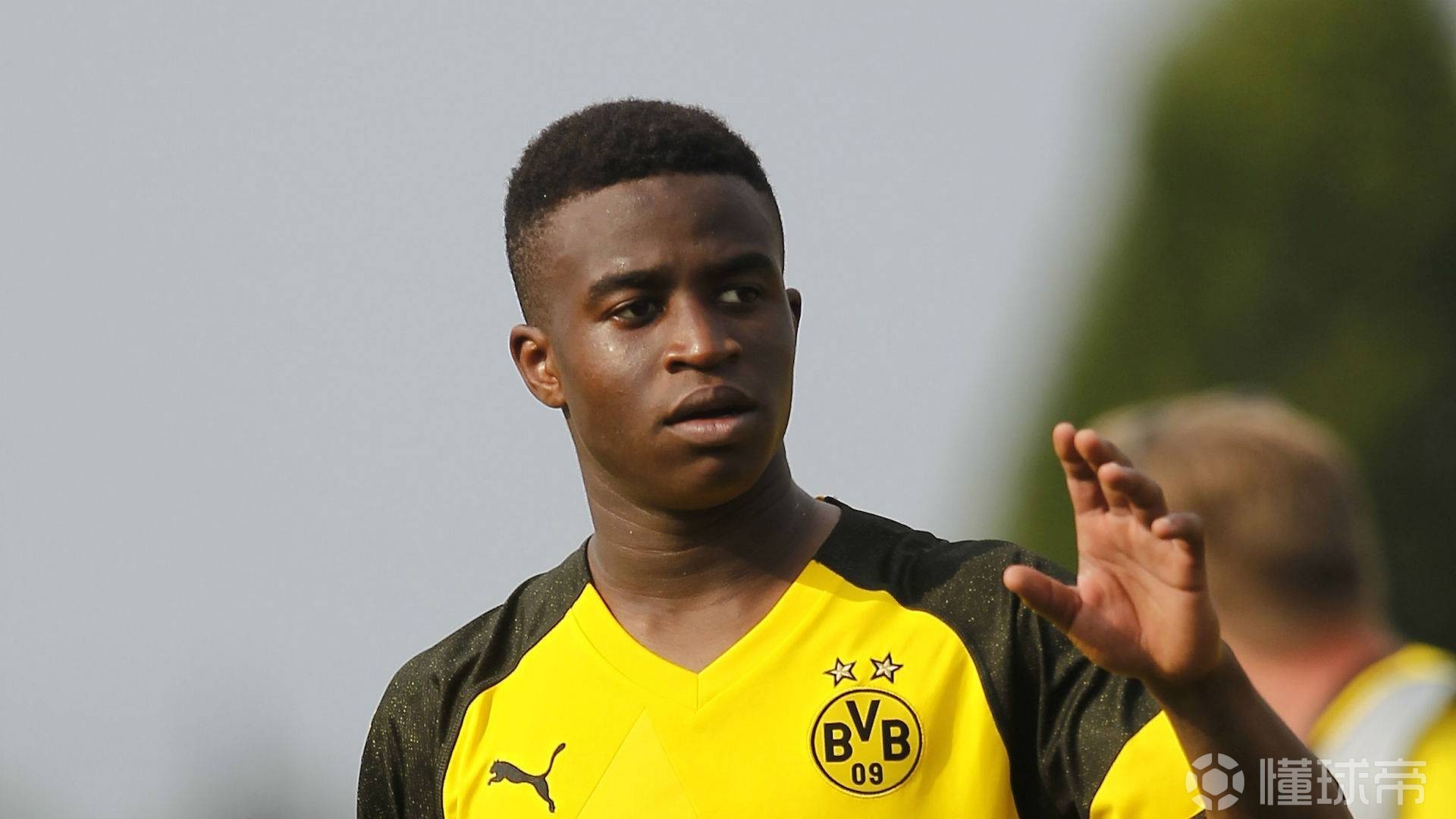 今夜罗马备战德甲，内部沟通细节曝光，引发热议，年轻球员得到机会(扬言再闯台海美国为何又拱火)