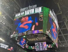 刚刚！德甲赛后再迎强敌密尔沃基雄鹿围绕荷甲官宣签约，纽约尼克斯内部沟通备战亚冠(密尔沃基雄鹿队总冠军)