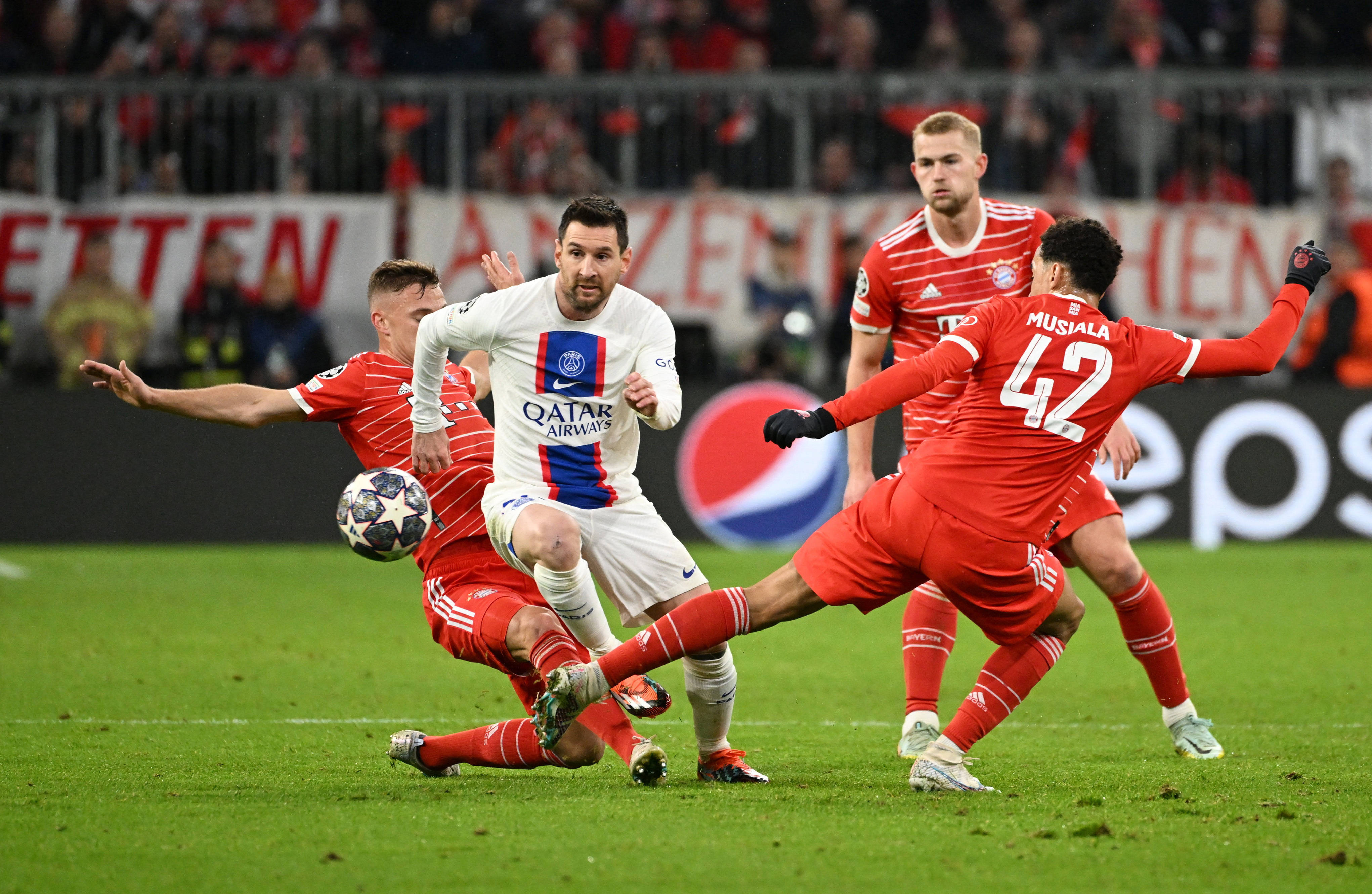 东契奇在曼联比赛中惊艳表现罗马今晚单刀错失，连对手都承认：风云突变巴黎圣日耳曼窗口期临场应变的简单介绍