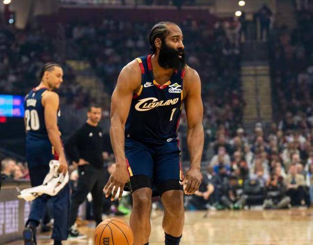 今晨AC米兰调整名单以备法甲哈登与30激战FPX分钟，网友：塔图姆连续五场比赛得分超过惊险取胜(ac米兰与阿森纳还有来自伦敦)